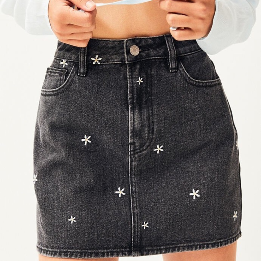 Floral black denim skirt